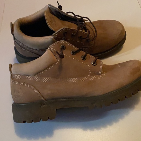 Boots - Picture 3 of 6